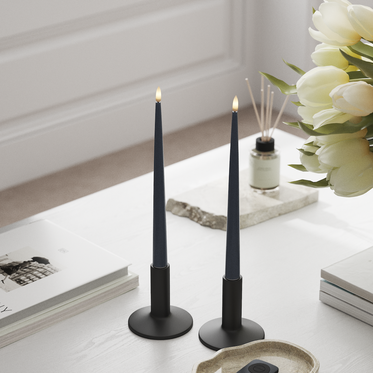 Deluxe Homeart LED Kertelys med Lak, 2 stk 28 cm Isblå LED kertelys 1